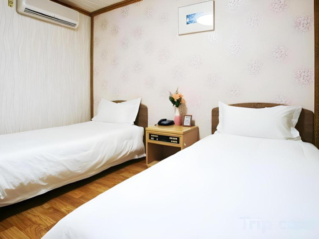 Emerald Hotel Jeju Exterior foto