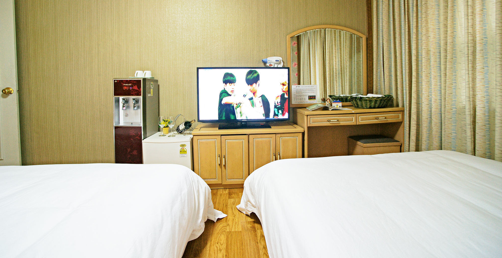 Emerald Hotel Jeju Exterior foto