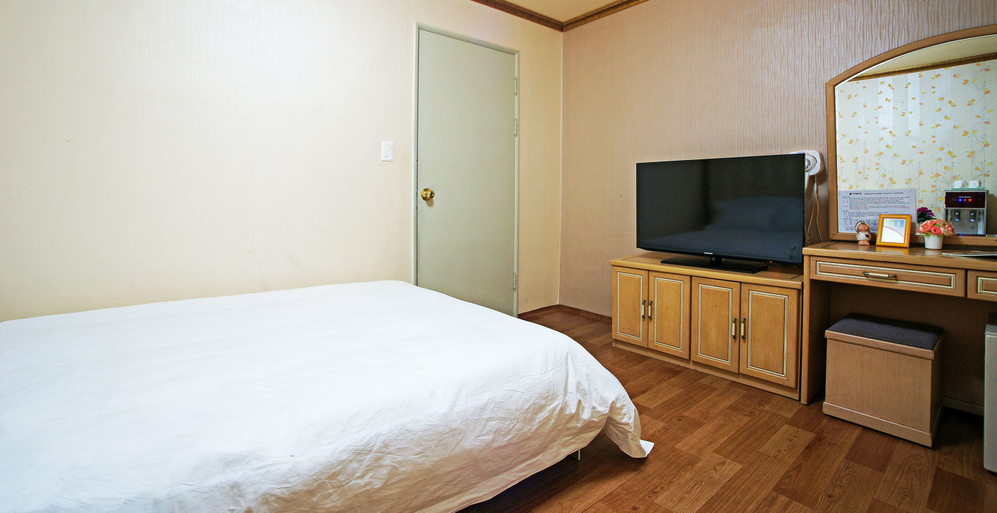 Emerald Hotel Jeju Exterior foto